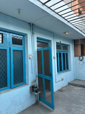 Building Lobby in 2 BHK Independent House at RWA Apartments Sector 51, Sector 51 – for Rent