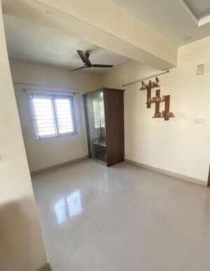 Room in 2 BHK Apartment at Mithuna White Pearl, Sampigehalli – for Rent