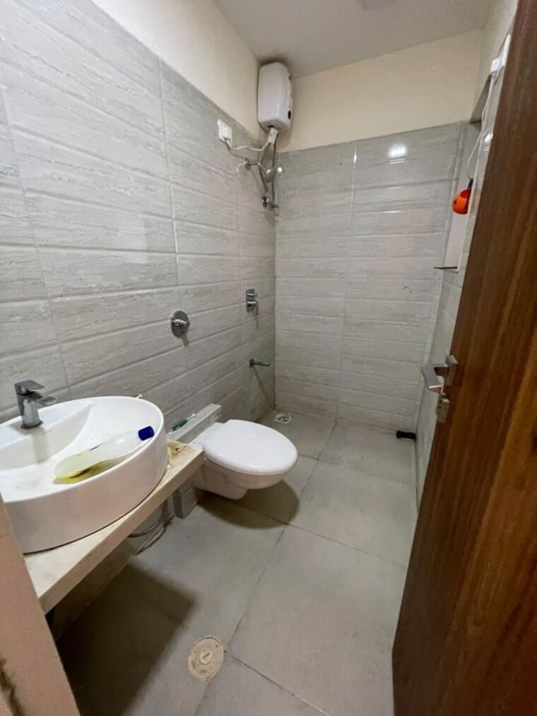 Bathroom, lotus-sky-garden 3 Bedroom 1037 Sq.Ft. Apartment In Malad West Mumbai 10743079