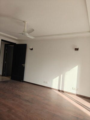 Room in 4 BHK Villa at Emaar Marbella, Sector 66 – for Rent