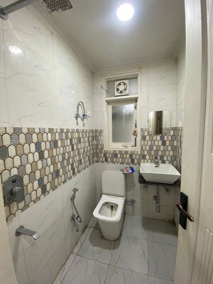 Team Area in 1 BHK Apartment at Saket – for Rent