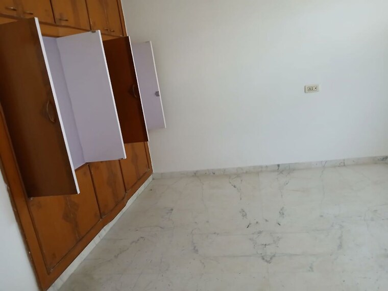Room, sector 13 2 Bedroom 160 Sq.Yd. Independent House In Sector 13 Hisar 10743102