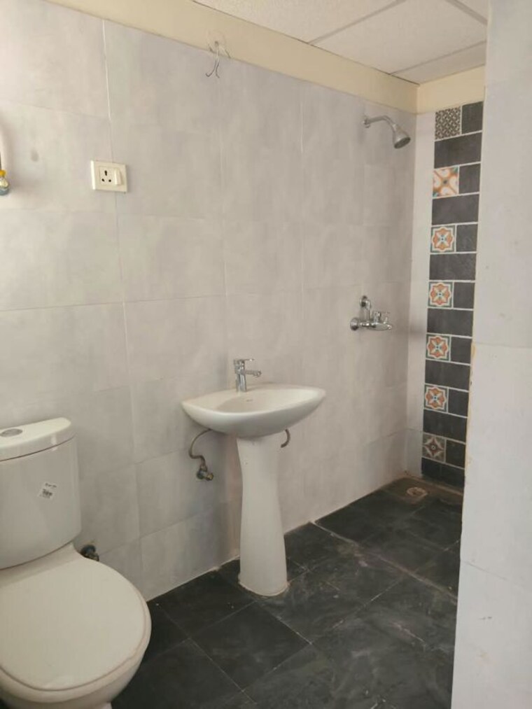 Bathroom, sikka-kaamya-greens 3 Bedroom 1465 Sq.Ft. Apartment In Sector 10 Greater Noida Greater Noida 10743098