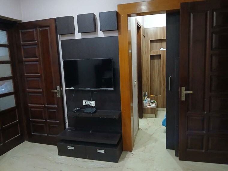Room, global space township 3 Bedroom 350 Sq.Yd. Independent House In Global Space Township Hisar 10743118