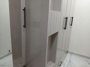 Room in 3 BHK Apartment at Sector 11 – for Rent
