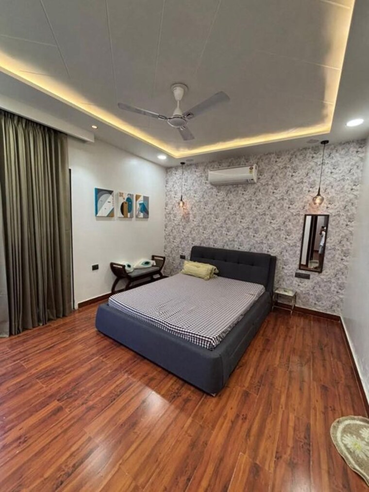 Master Bedroom, freedom fighters enclave 4 Bedroom 3000 Sq.Ft. Apartment In Freedom Fighters Enclave Delhi 10743177