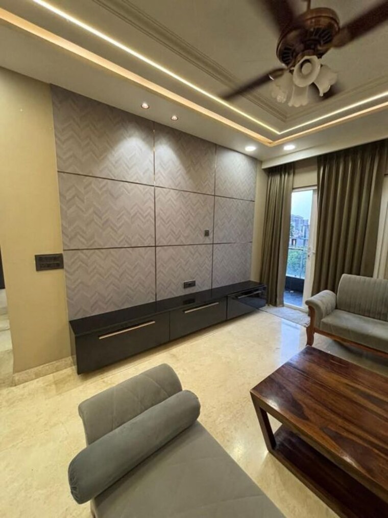 Living Room, freedom fighters enclave 4 Bedroom 3000 Sq.Ft. Apartment In Freedom Fighters Enclave Delhi 10743177