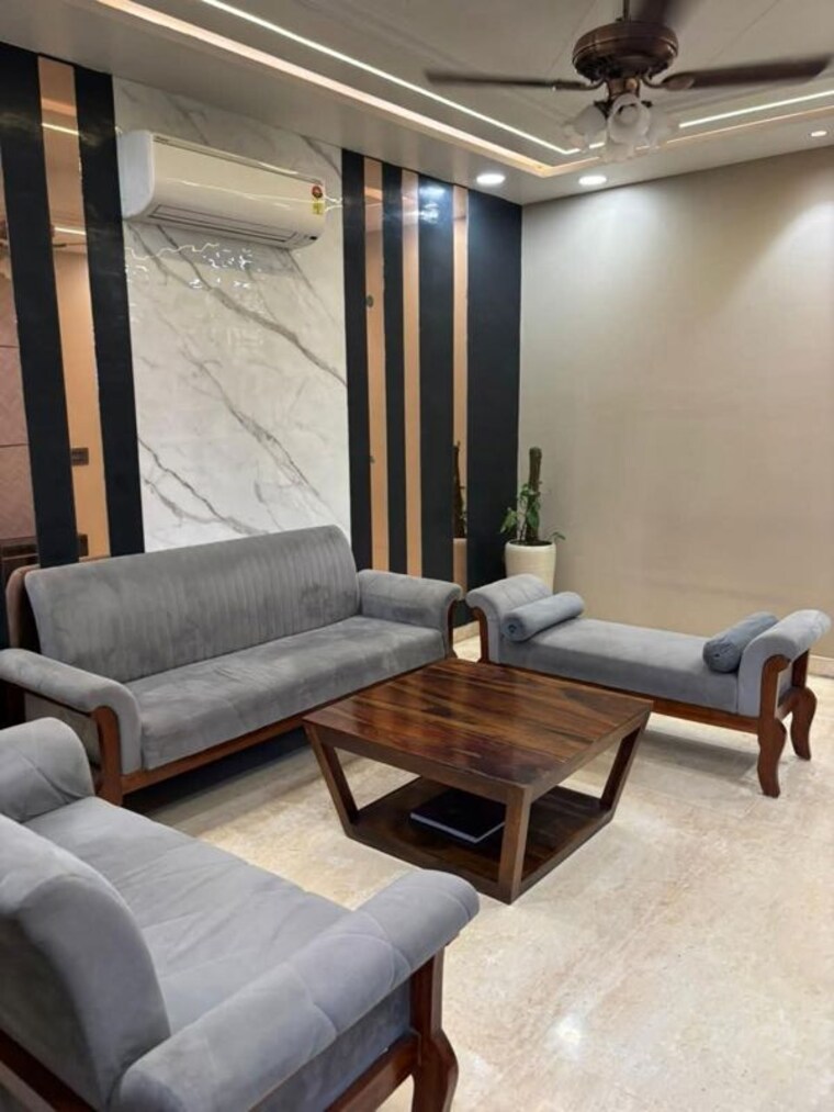 Living Room, freedom fighters enclave 4 Bedroom 3000 Sq.Ft. Apartment In Freedom Fighters Enclave Delhi 10743177