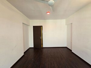 Room in 4 BHK Apartment at Dheeraj Insignia, Bandra East – for Rent