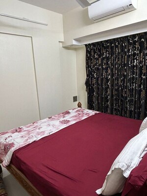 Bedroom in 2 BHK Apartment at Santacruz West – for Rent