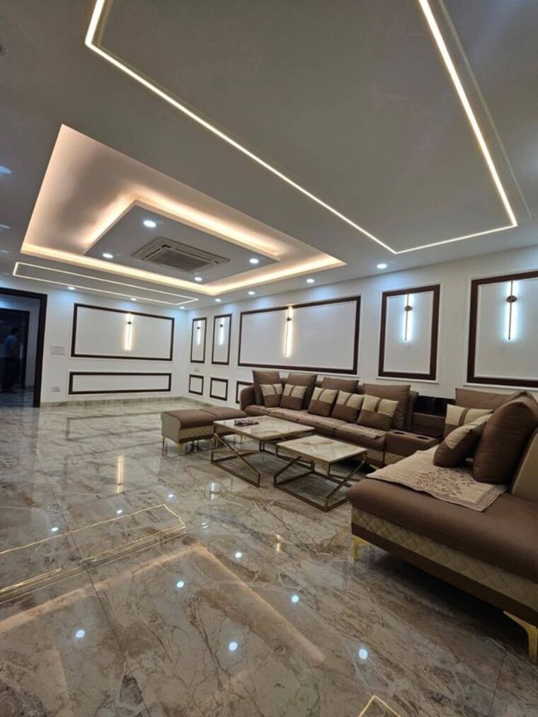 Gym, freedom fighters enclave 3 Bedroom 1900 Sq.Ft. Apartment In Freedom Fighters Enclave Delhi 10743240