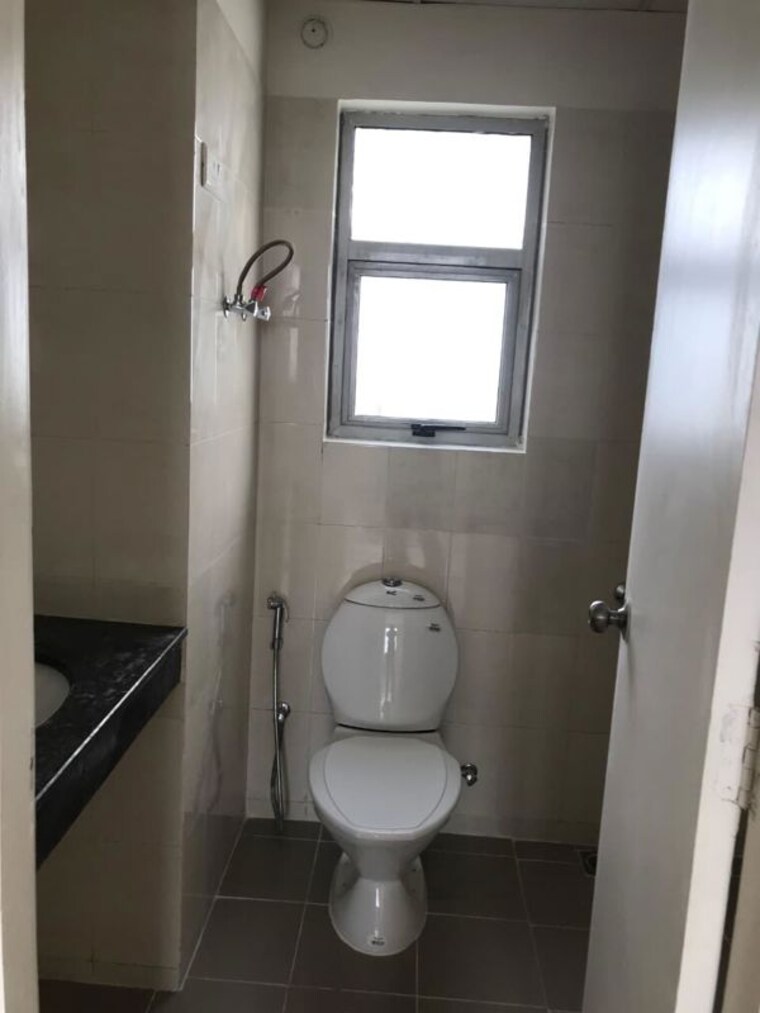 Bathroom, vatika-lifestyle-homes 3 Bedroom 1515 Sq.Ft. Apartment In Sector 83 Gurgaon 10743077