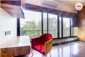 Room in 3 BHK Apartment at Lower Parel – for Rent