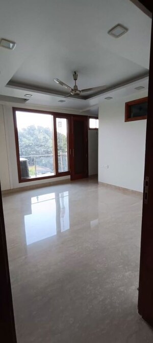 Room in 4 BHK Builder Floor at Greater Kailash I – for Rent