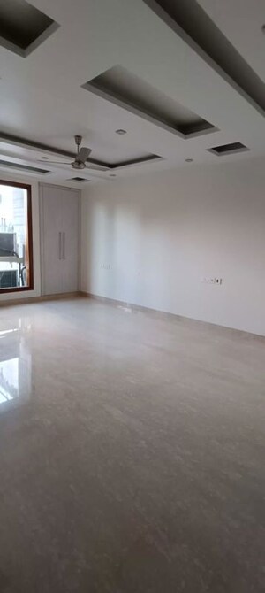 Room in 4 BHK Builder Floor at Greater Kailash I – for Rent