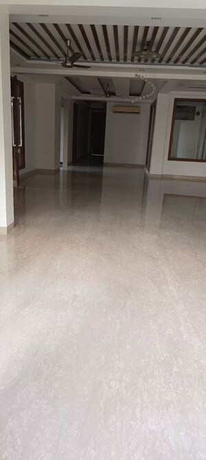 Room in 4 BHK Builder Floor at Greater Kailash I – for Rent