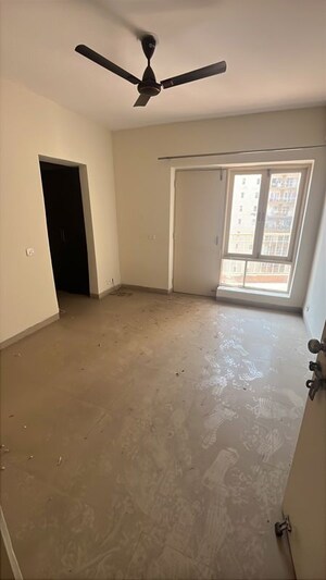 Room in 3 BHK Apartment at Shiv Sai Ozone Park, Sector 86 – for Rent