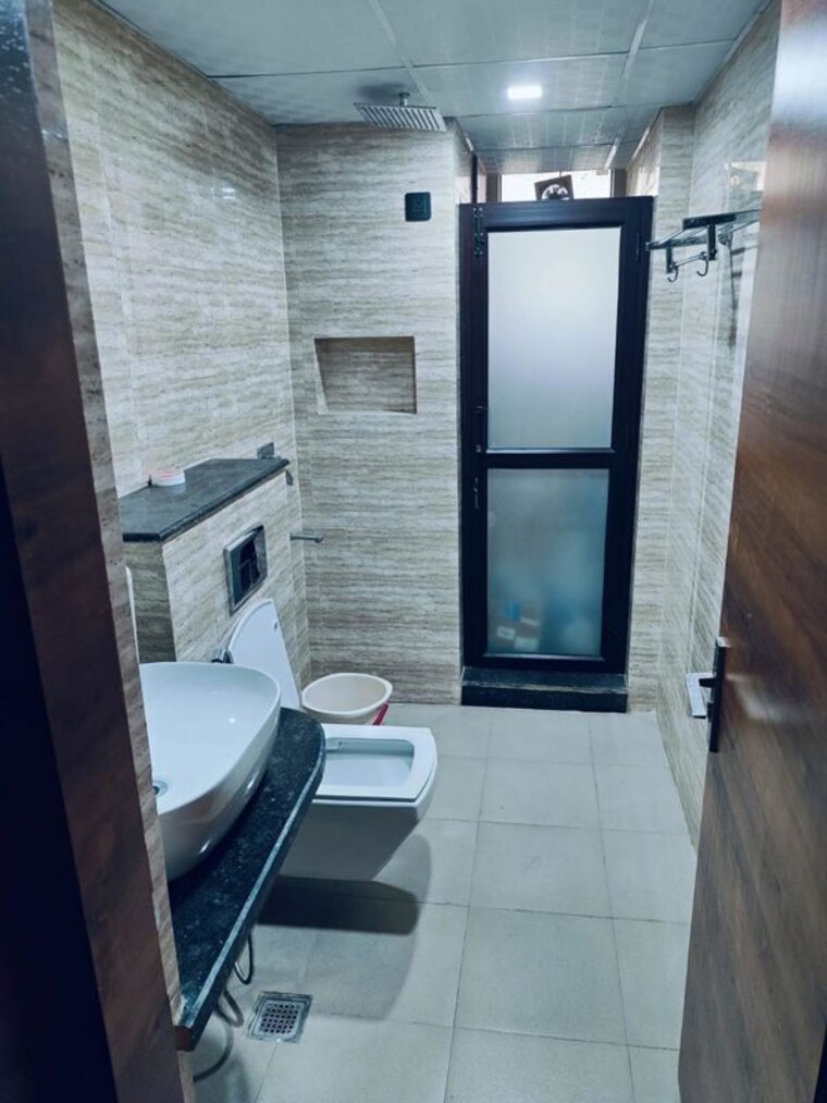 Bathroom, unitech-fresco 3 Bedroom 1877 Sq.Ft. Apartment In Sector 50 Gurgaon 10743285