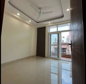 Room in 2 BHK Apartment at Lodha Amara, Kolshet Road – for Sale