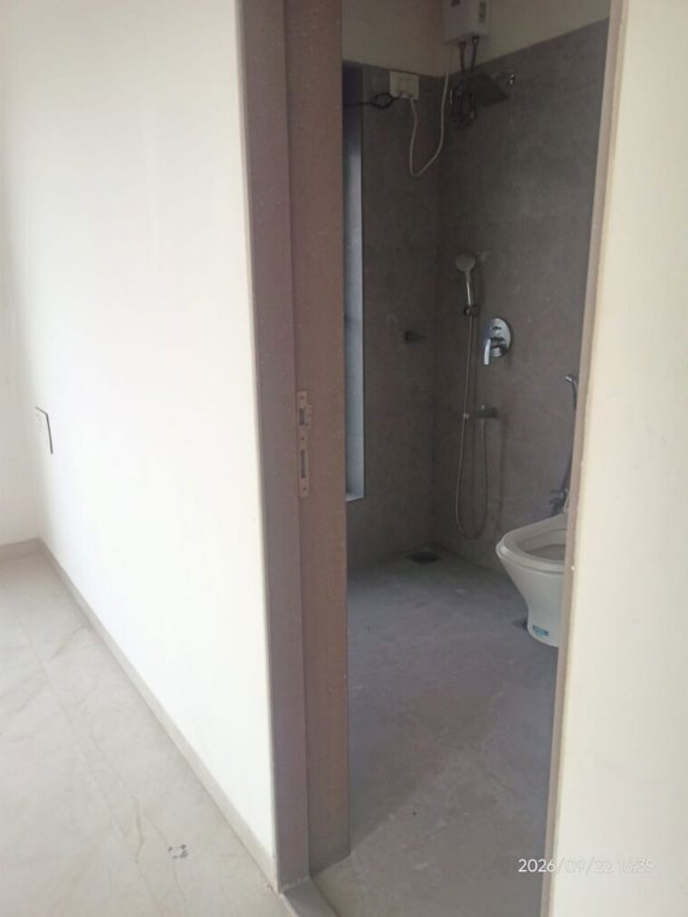 Bathroom, juhu 2 Bedroom 700 Sq.Ft. Apartment In Juhu Mumbai 10743381