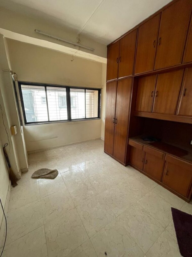 Room, santacruz west 1.5 Bedroom 600 Sq.Ft. Apartment In Santacruz West Mumbai 10743407