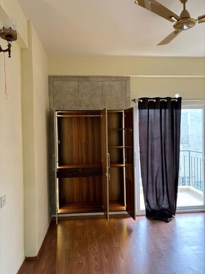 Room in 2 BHK Apartment at Gulshan Bellina, Sector 16 Greater Noida – for Sale