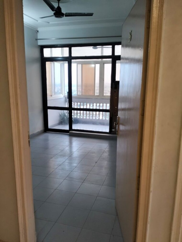 Room, sector 22 2 Bedroom 1200 Sq.Ft. Villa In Sector 22 Gurgaon 10743452