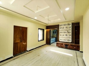 Room in 4 BHK Independent House at Amaravathi Road – for Sale