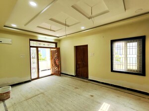 Room in 4 BHK Independent House at Amaravathi Road – for Sale