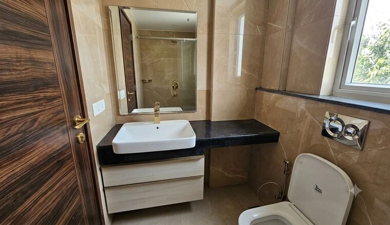 Bathroom, smart-world-orchard 3.5 Bedroom 1626 Sq.Ft. Apartment In Sector 61 Gurgaon 10743531