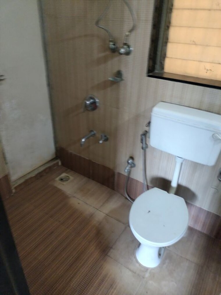 Bathroom, shreeji-splendor 2 Bedroom 735 Sq.Ft. Apartment In Brahmand Thane 10743573