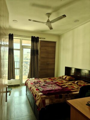 2 BHK Apartment For Rent in Gaur City 2 - 12th Avenue, Sector 16c Greater Noida