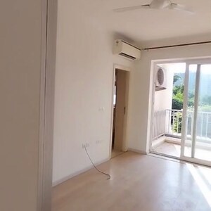 Room in 3 BHK Apartment at DLF The Skycourt, Sector 86 – for Rent