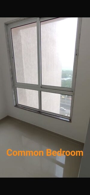 Room in 1 BHK Apartment at Puranik Rumah Bali, Ghodbunder Road – for Rent