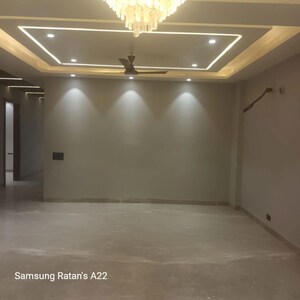Room in 3 BHK Builder Floor at Sector 57 – for Rent