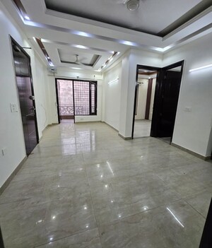 Room in 3.5 BHK Builder Floor at Sector 57 – for Rent