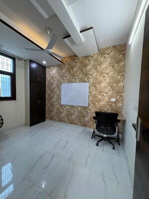Bathroom in 3 BHK Builder Floor at Smart World Orchard, Sector 61 – for Rent