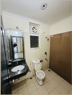 Team Area in 3 BHK Apartment at Ansal API Esencia, Sector 67 – for Rent