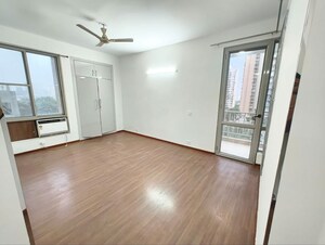 Room in 3 BHK Apartment at Pioneer Araya, Sector 62 – for Rent