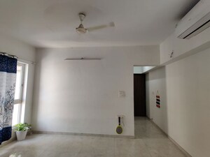 Room in 2 BHK Apartment at Lodha Amara, Kolshet Road – for Rent