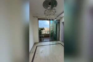 Furnished Amenities in 2.5 BHK Apartment at Oberoi Springs, Andheri West – for Rent