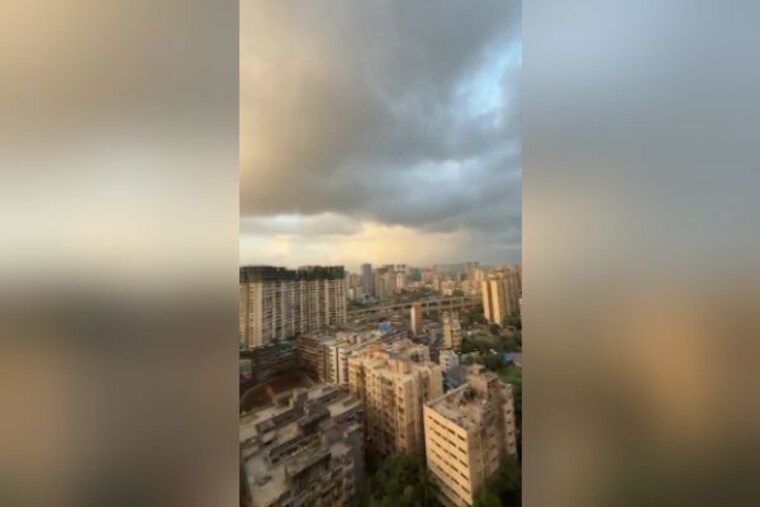 Balcony, oberoi-springs 2.5 Bedroom 1120 Sq.Ft. Apartment In Andheri West Mumbai 10742533