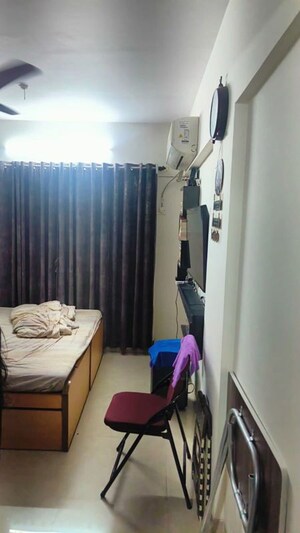 Team Area in 2 BHK Apartment at Noble Apartments, Santacruz East – for Rent