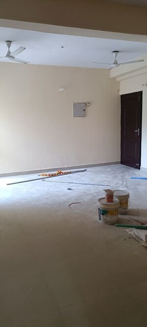 Room in 2 BHK Apartment at Aims Golf City, Sector 75 – for Rent