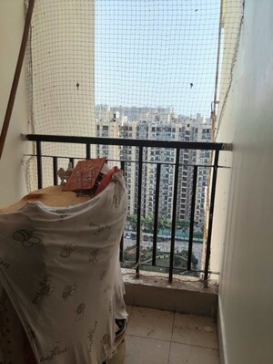 2 BHK Apartment For Rent in Aims Golf City, Sector 75