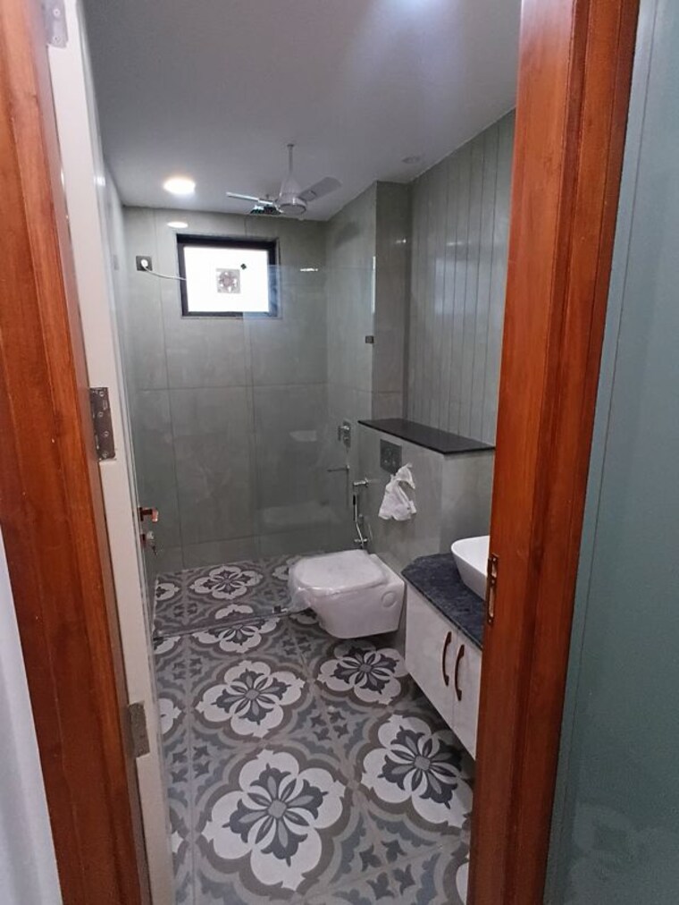 undefined, sector 31 3.5 Bedroom 250 Sq.Yd. Builder Floor In Sector 31 Faridabad 10743741