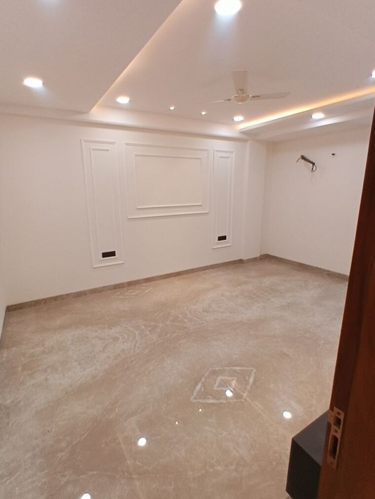 undefined, sector 31 3.5 Bedroom 250 Sq.Yd. Builder Floor In Sector 31 Faridabad 10743741