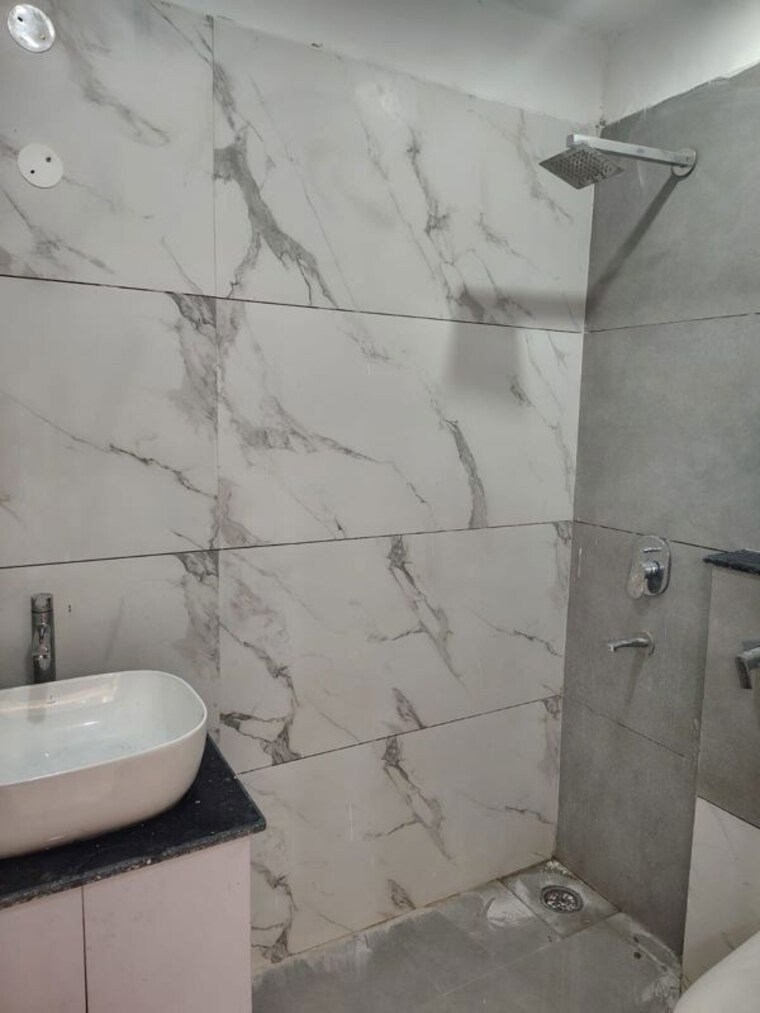 Bathroom, nk-savitry-enclave 1 Bedroom 900 Sq.Ft. Apartment In Vip Road Zirakpur 10743767