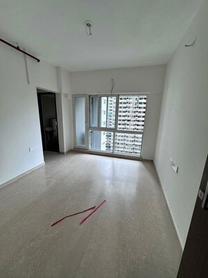 Room in 1 BHK Apartment at Omkar Signet, Malad East – for Rent