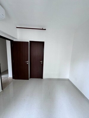 Room in 1 BHK Apartment at Omkar Signet, Malad East – for Rent